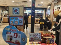 -麦当劳(上海虹桥站30B检票口楼上)