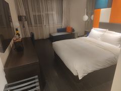-桔子酒店(深圳东门湖贝地铁站店)