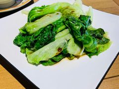 -臻鲜燕海鲜融合餐厅(金陵style店)