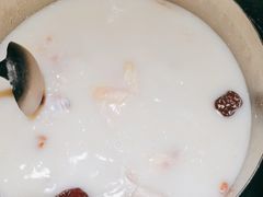 -洪氏嗨捞·广东猪肚鸡·椰子鸡火锅(西咸万象城店)