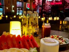 -FOUR PLAY BAR