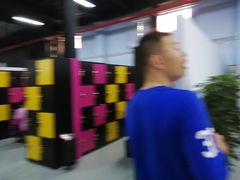 -嘿哟动霸CHUA·新潮玩运动娱乐中心·蹦床滑冰团建乐园