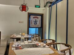 -尚尚仙·酸汤猪手·猪肚鸡火锅(华联万柳购物中心店)