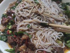 -啊墨江牛烂烀米线