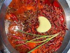 -茅草房·河畔园林火锅