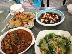 -梓檚中餐厅湖北菜小龙虾武昌鱼排骨藕汤(黄鹤楼店)