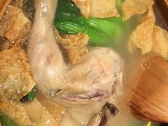 -刀小蛮半只鸡过桥米线(家乐福四元桥店)
