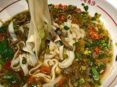 泡椒鸡杂米粉-呷佬·长沙手工米粉(金沙江路店)