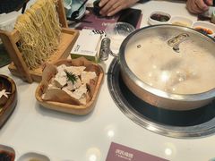 -洪氏嗨捞·猪肚鸡火锅(阳光天地店)