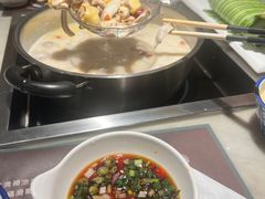 -尚尚仙·酸汤猪手·猪肚鸡火锅(华联万柳购物中心店)