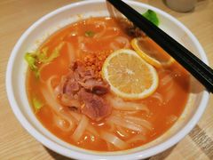 酸汤肥牛金边粉-卢家妈妈·西餐厨房(卜蜂中心店)