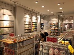 -名创优品(江南新地店)