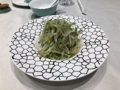 萝卜丝拌海蜇-蝶园·装修中(BFC外滩金融中心店)