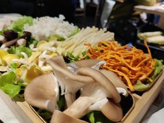 -尚尚仙·酸汤猪手·猪肚鸡火锅(华联万柳购物中心店)