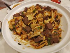 -鑫巴蜀小镇 · 水煮鱼专研店(玉桥店)