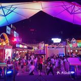 成都最热闹夜市免费逛，潮玩打卡亲子遛弯