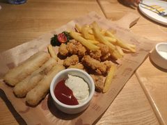 -菲滋意式餐厅(临平万达店)