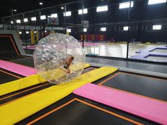 -嘿哟动霸CHUA·新潮玩运动娱乐中心·蹦床滑冰团建乐园