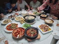 -土砂锅生态山庄·非遗砂锅雅鱼