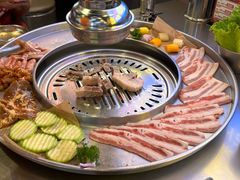 -哈哈碳都·牛肋条无限自助烤肉(台江万达店)