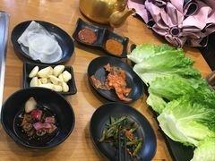 -肉甲韩国木炭烤肉(新壹街1店)