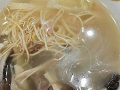 -华中科技大学东三学生食堂