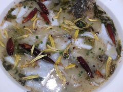 -江渔儿酸菜鱼·拔草餐厅(虎门君乐汇店)