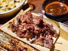 大美妞鸡架-破瓦寒窑·地摊烤羊排