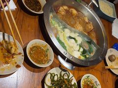 -东巴婆婆云南鱼豆花火锅(大东门店)