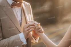 -现代经典婚纱摄影
