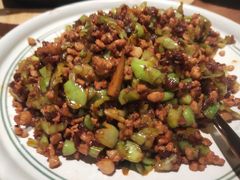 香辣炒肉-云海肴·汽锅鸡·云南菜(天山百盛优客店)