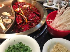 -潮火锅·麻辣牛肉火锅(观音桥方圆·LIVE店)