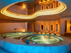 -涨巢·潮玩水疗局