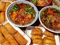 -爆炸头阿姨小四川正宗川味小吃(无任何分店)