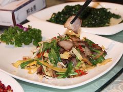 芭蕉花炒自制腊肉-醉云喃