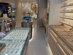 -天空之镜眼镜店蔡司依视路配镜授权零售店(望京颐堤港店)