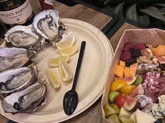-HIHE Bistro·Oyster Bar(华熙live店)