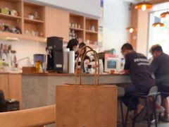 -You’ll see coffee 咖啡