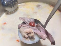 -尚尚仙·酸汤猪手·猪肚鸡火锅(华联万柳购物中心店)