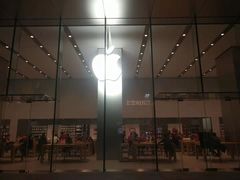 -Apple零售店(华贸购物中心店)