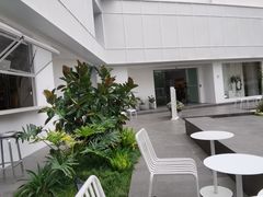 -洪小鹏生活美学馆(领SHOW天地店)
