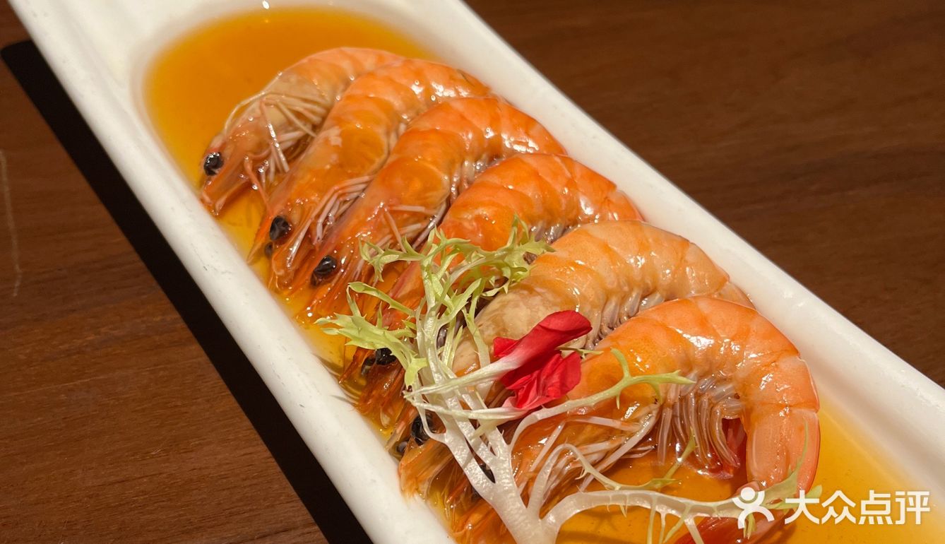 在客堂间里吃饭