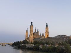 -皮拉尔圣母圣殿主教座堂