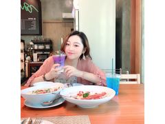 -Chom Cafe and Restaurant