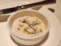 餐前面包黄油-壳里西餐厅Coquille Seafood Bistro(蒙自路店)