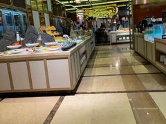 -大中华希尔顿酒店-念自助餐·嗨啤·小龙虾