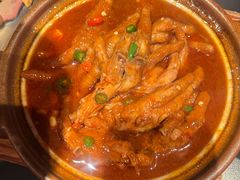 砂锅虎皮鸡爪-纯阳•六两酒馆