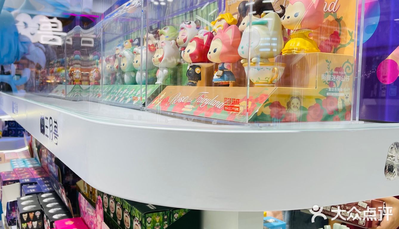 湖滨银泰这家手办店真是太好看了吧🔺连玩带买停不下来➿