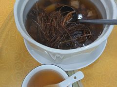 五指毛桃排骨汤-烧鹅妹饭店