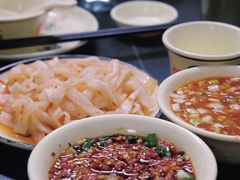 -周良天山牛杂城(天山路总店)